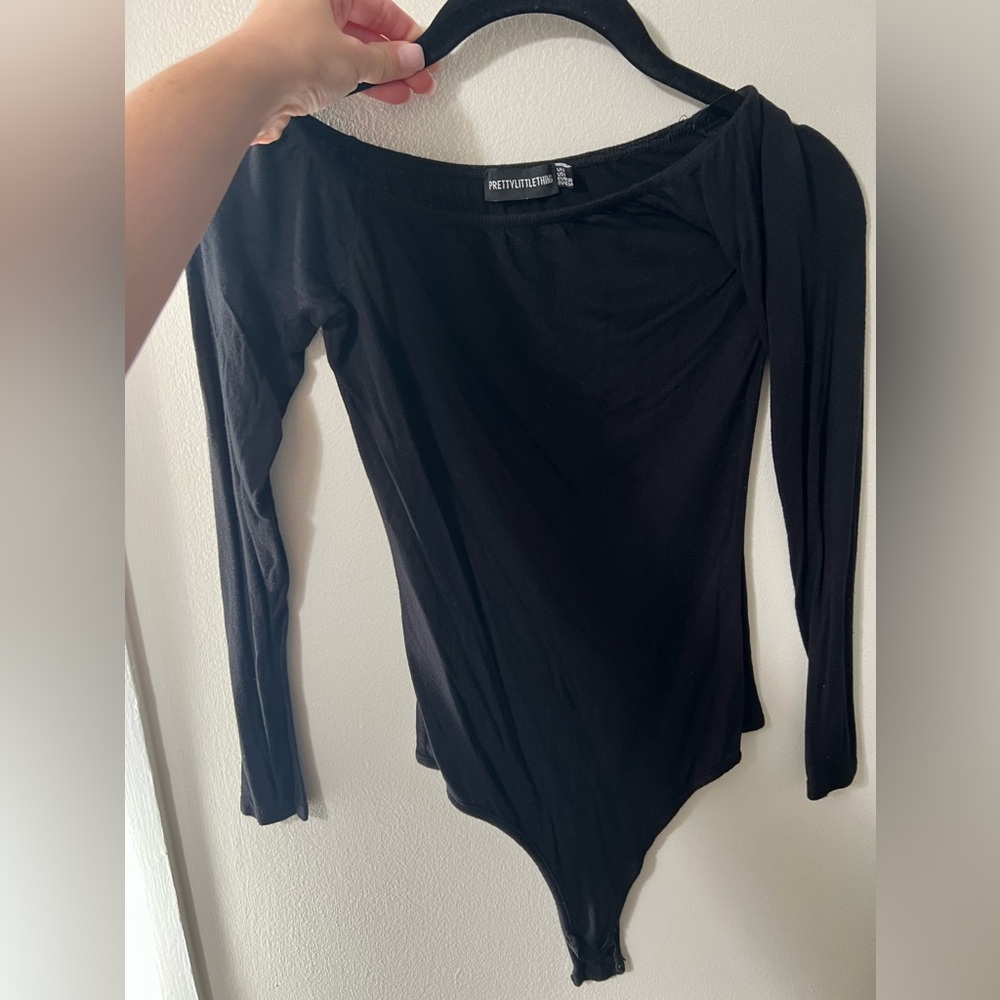 Pretty little thing black off the shoulder long sleeve bodysuit